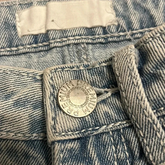 Almost Famous Distressed Shorts | Denim Shorts | Distressed Denim | Jean Shorts - Picture 6 of 8